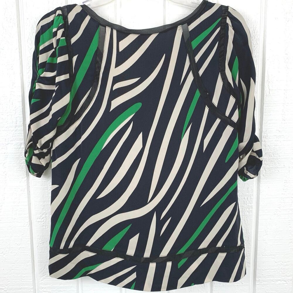 Diane von Furstenberg DVF Silk Blouse Size 2 Abstract Print Ruched Sleeve Top - Picture 5 of 7